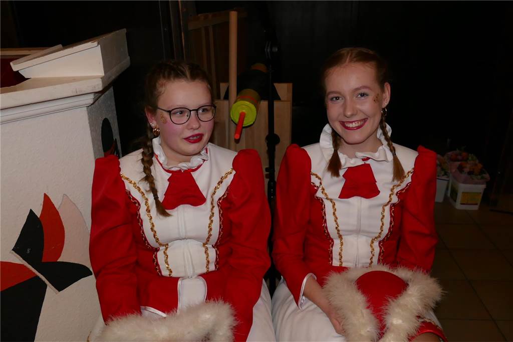 Viele Bilder: Kolpingkarneval in Graes: Grandioser Büttenabend
