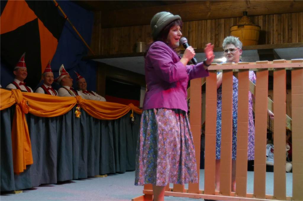 Viele Bilder: Kolpingkarneval in Graes: Grandioser Büttenabend