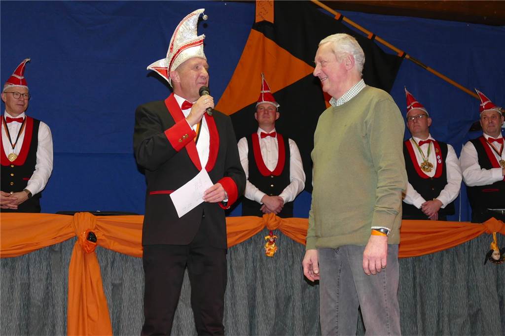 Viele Bilder: Kolpingkarneval in Graes: Grandioser Büttenabend