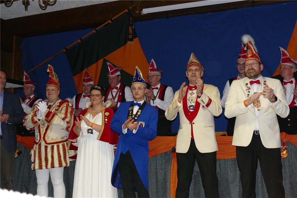 Viele Bilder: Kolpingkarneval in Graes: Grandioser Büttenabend