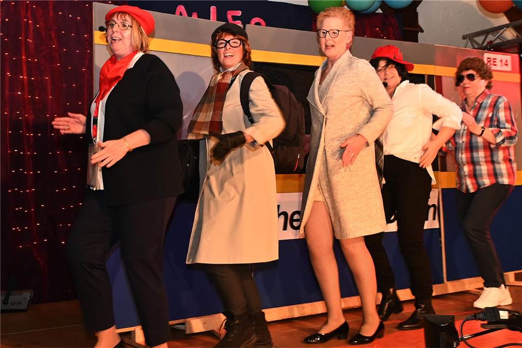 Theatergruppe St. Nikolaus feierte ausgelassen Frauenkarneval