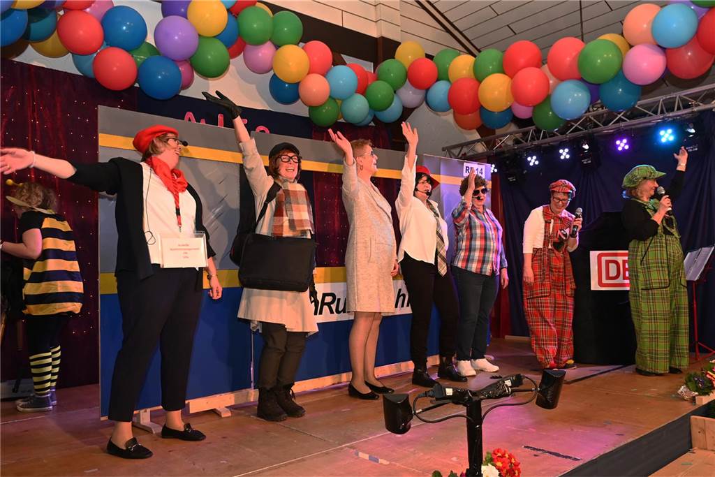 Theatergruppe St. Nikolaus feierte ausgelassen Frauenkarneval