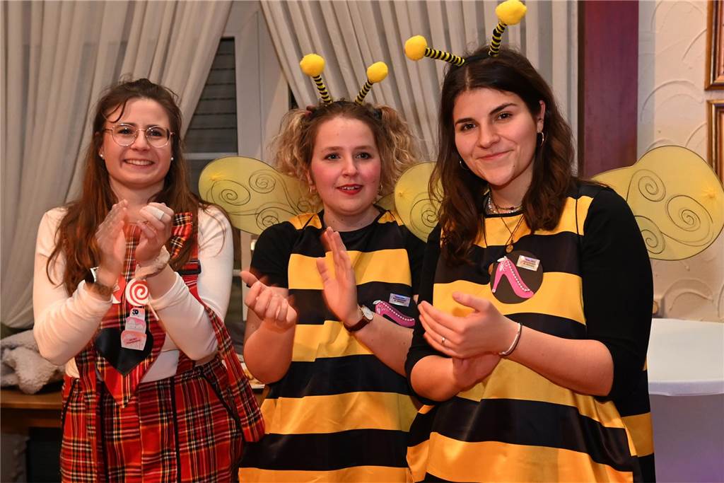 Theatergruppe St. Nikolaus feierte ausgelassen Frauenkarneval