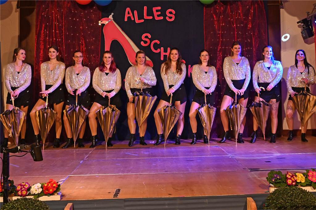 Theatergruppe St. Nikolaus feierte ausgelassen Frauenkarneval