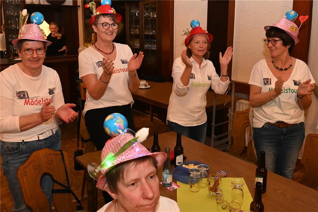 Theatergruppe St. Nikolaus feierte ausgelassen Frauenkarneval