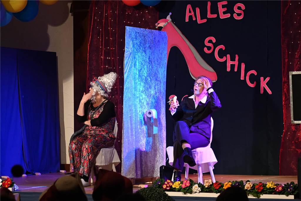 Theatergruppe St. Nikolaus feierte ausgelassen Frauenkarneval