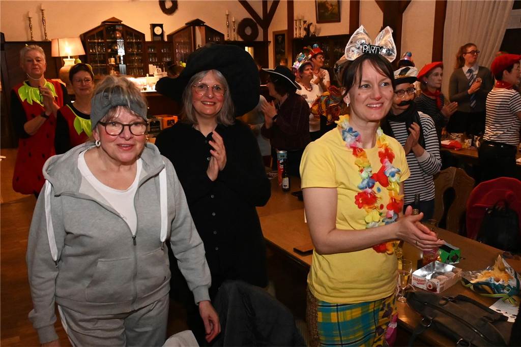 Theatergruppe St. Nikolaus feierte ausgelassen Frauenkarneval