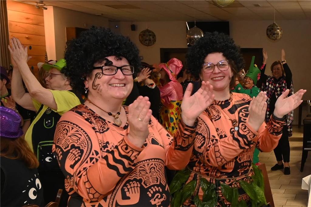 KFD St. Antonius feierte Frauenkarneval: unter dem Motto: „Alles glitzert, alles funkelt!“