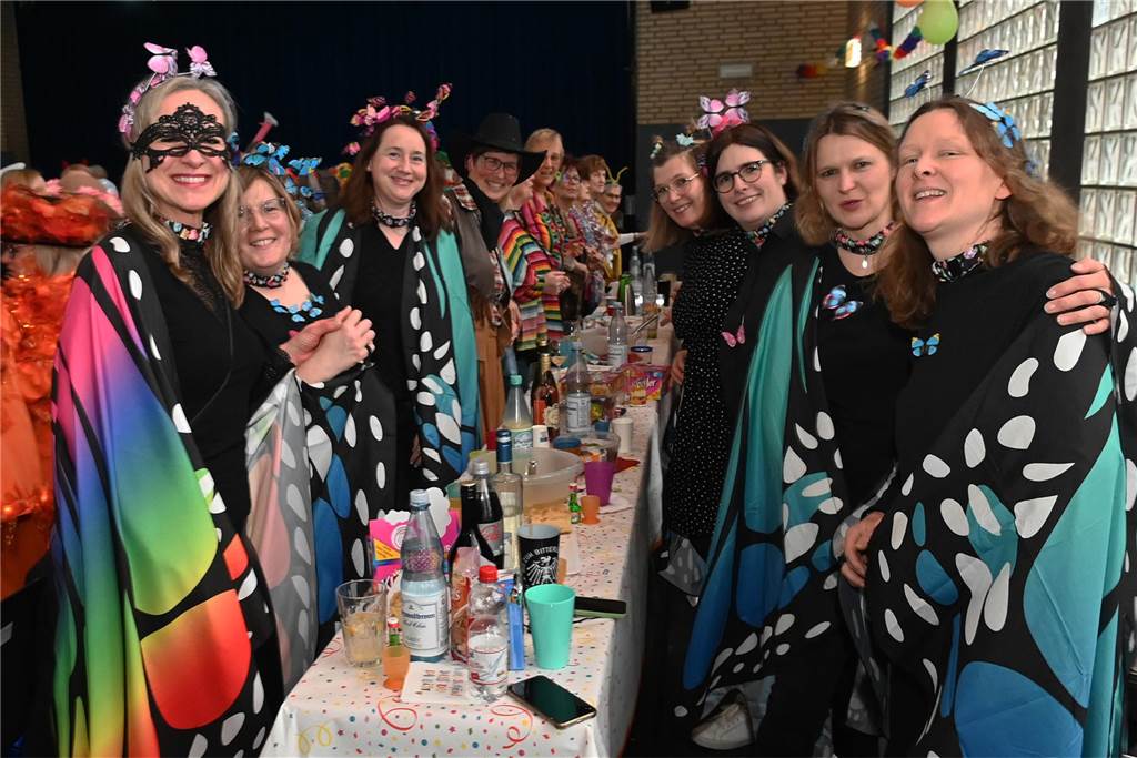 Lembecker Frauen feiern ausgiebig Karneval: Ladykracher sorgen für ordentlich Stimmung