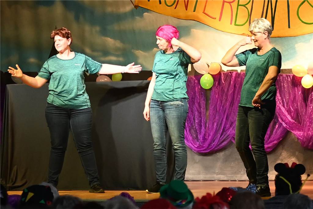 Lembecker Frauen feiern ausgiebig Karneval: Ladykracher sorgen für ordentlich Stimmung