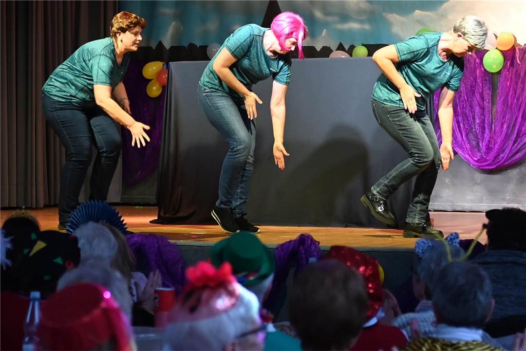 Lembecker Frauen feiern ausgiebig Karneval: Ladykracher sorgen für ordentlich Stimmung