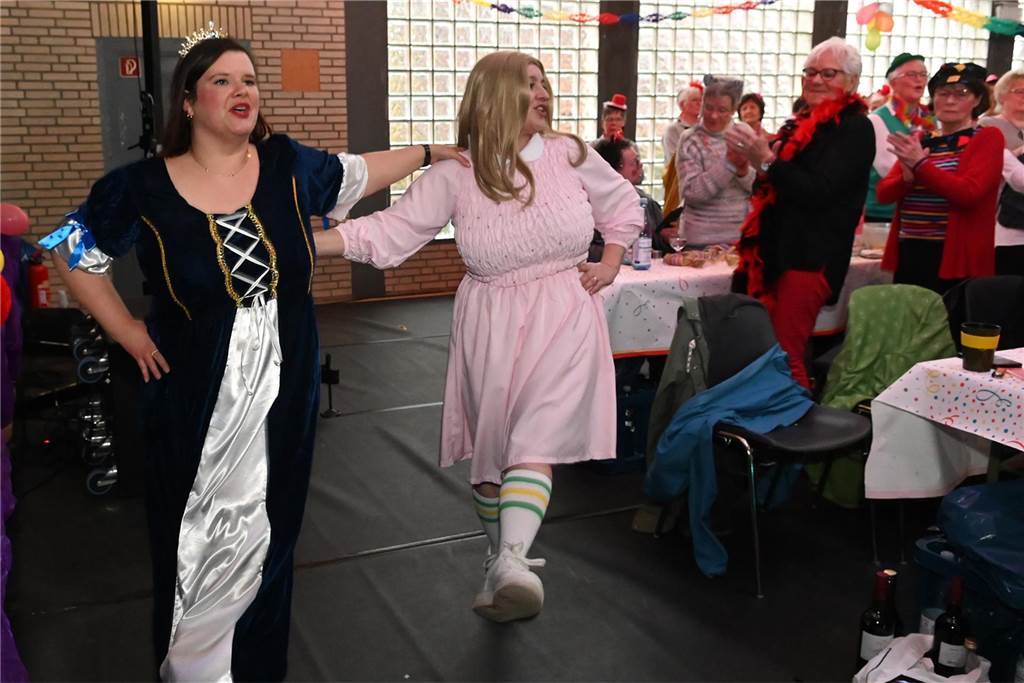 Lembecker Frauen feiern ausgiebig Karneval: Ladykracher sorgen für ordentlich Stimmung