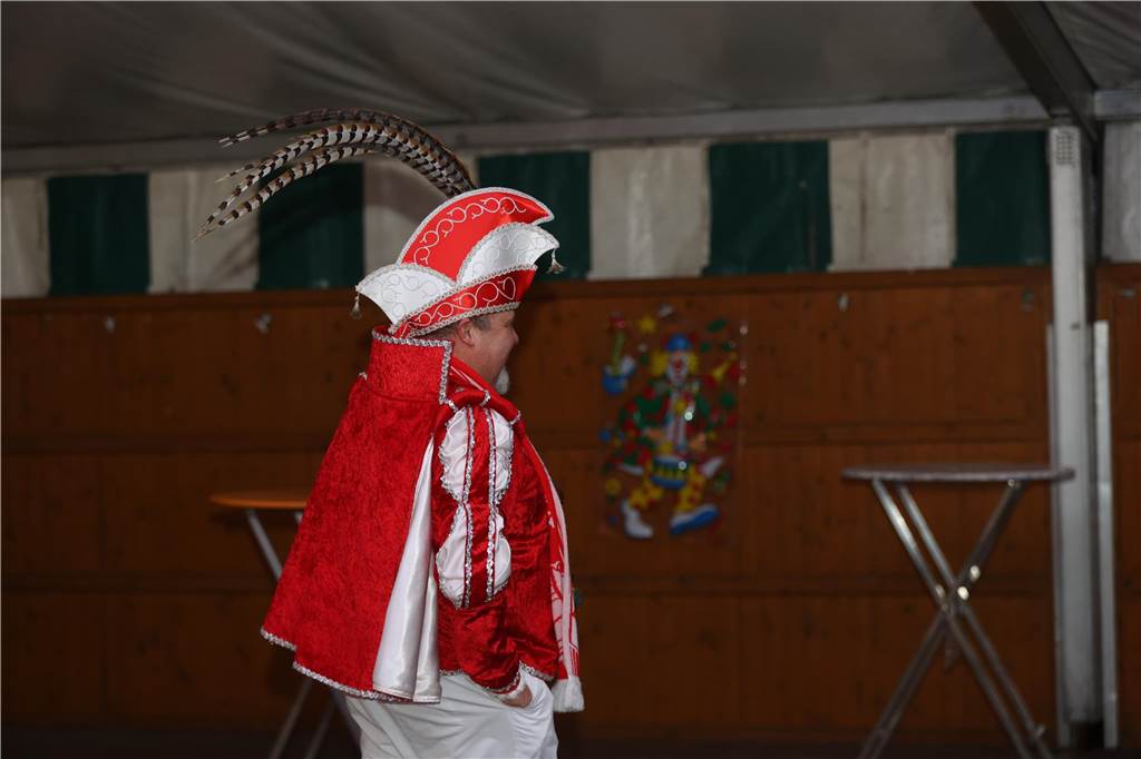 Party an Weiberfastnacht: Viele Bilder: Unzählige Jecken feierten ausgelassen