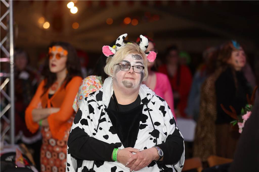 Party an Weiberfastnacht: Viele Bilder: Unzählige Jecken feierten ausgelassen