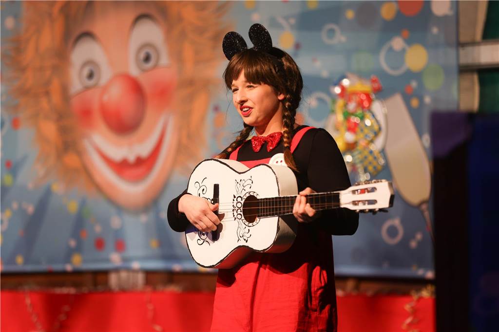 Party an Weiberfastnacht: Viele Bilder: Unzählige Jecken feierten ausgelassen