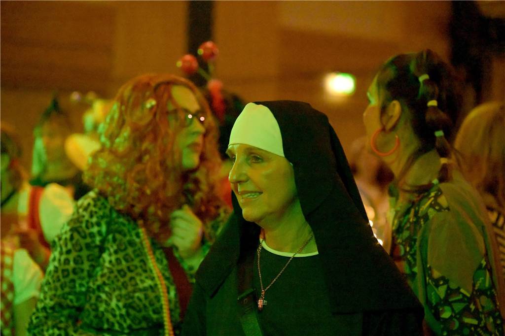 Viele Fotos von der Party im Kolpingsaal: So hat Werne Weiberfastnacht gefeiert