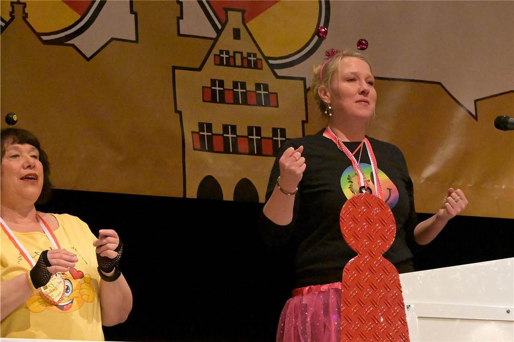 Viele Fotos von der Party im Kolpingsaal: So hat Werne Weiberfastnacht gefeiert
