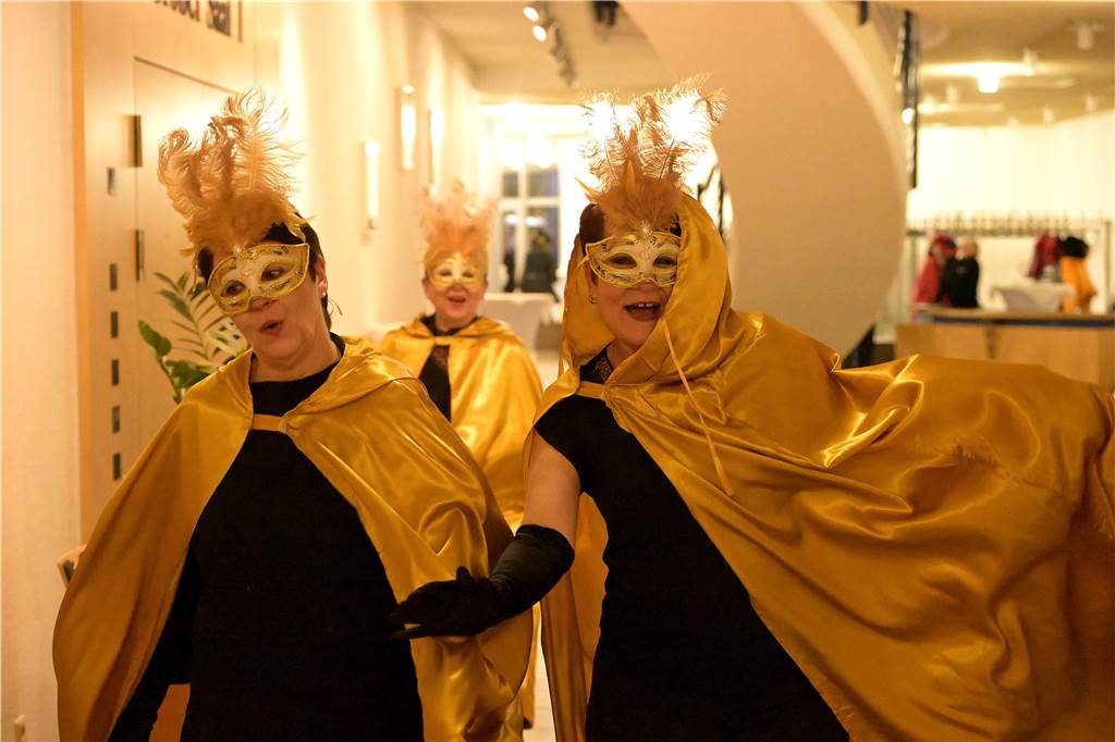 Viele Fotos von der Party im Kolpingsaal: So hat Werne Weiberfastnacht gefeiert