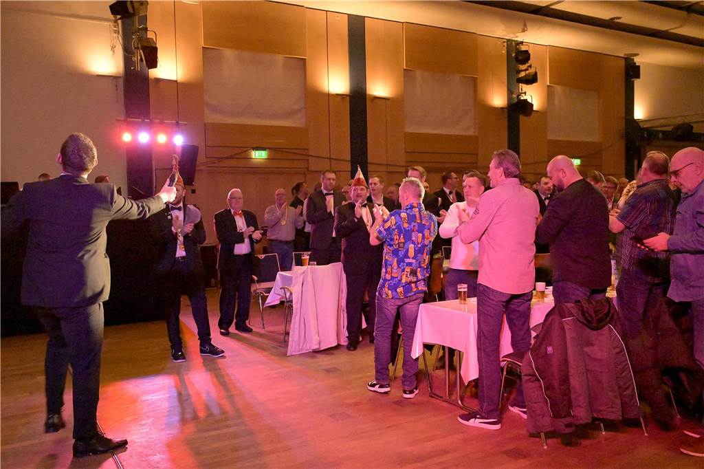 Viele Bilder von der Herrensitzung 2024 in Werne: Ausgelassene Stimmung, buntes Programm