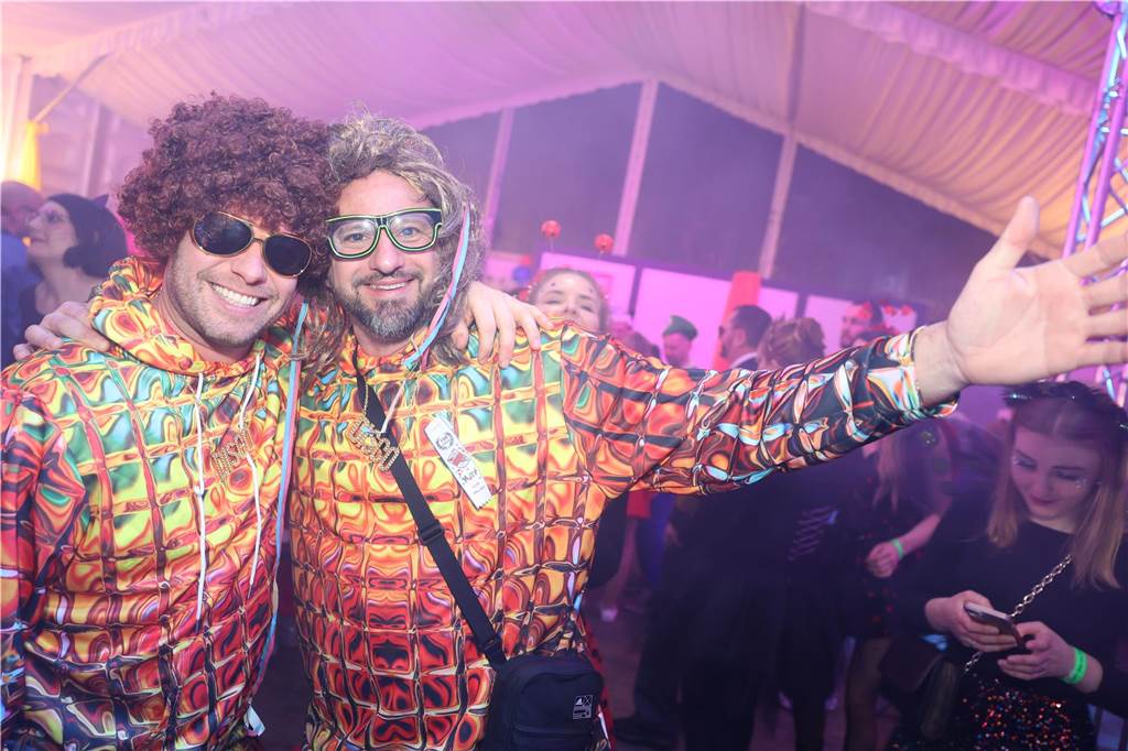 Karnevalssamstag in Olfen: Ganz viele Fotos von den Partys in der Stadt