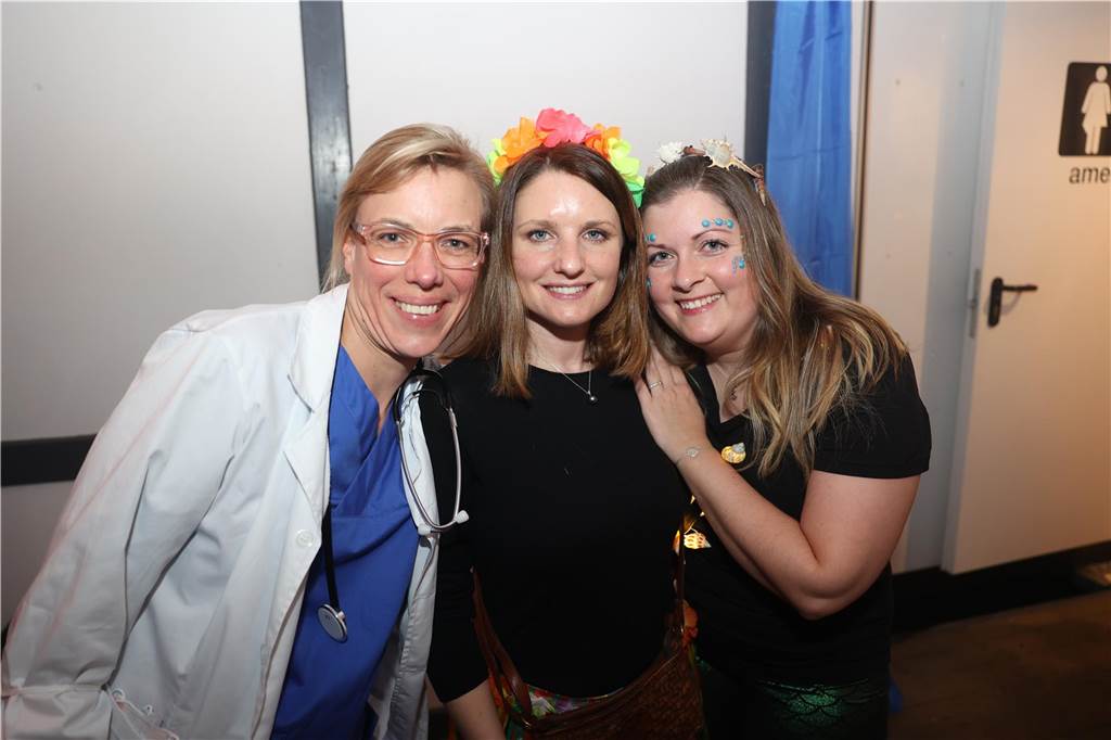 Karnevalssamstag in Olfen: Ganz viele Fotos von den Partys in der Stadt