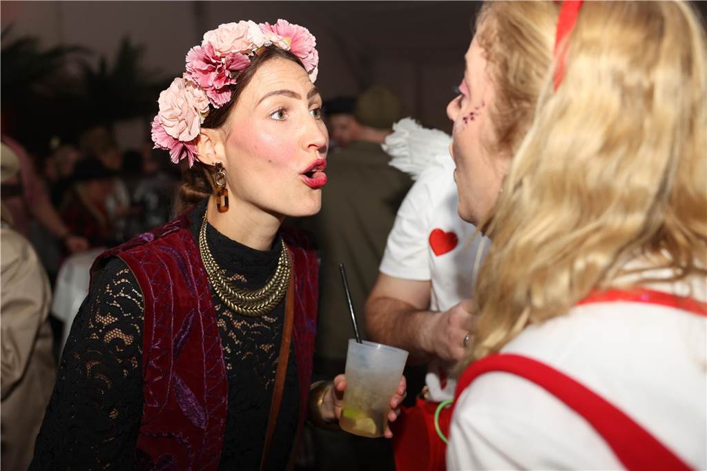 Karnevalssamstag in Olfen: Ganz viele Fotos von den Partys in der Stadt