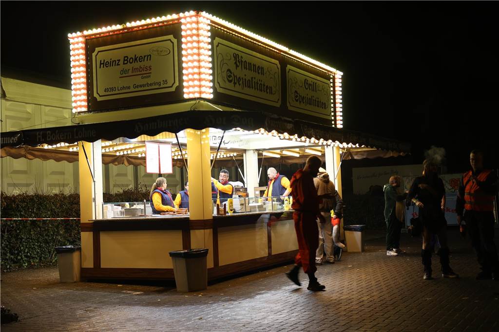 Karnevalssamstag in Olfen: Ganz viele Fotos von den Partys in der Stadt