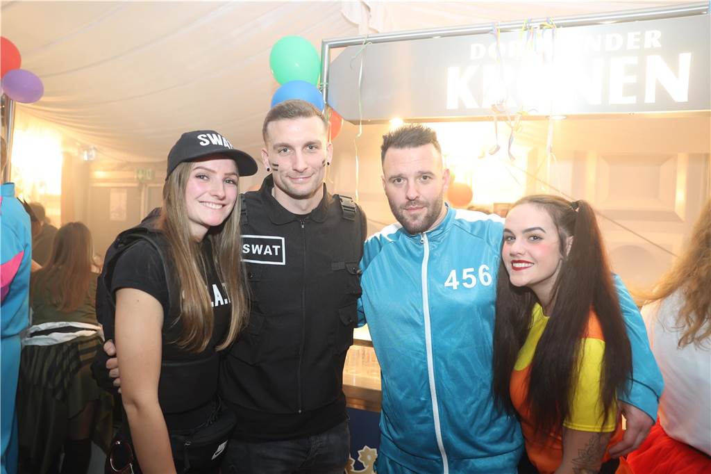 Karnevalssamstag in Olfen: Ganz viele Fotos von den Partys in der Stadt