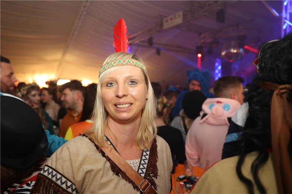 Karnevalssamstag in Olfen: Ganz viele Fotos von den Partys in der Stadt