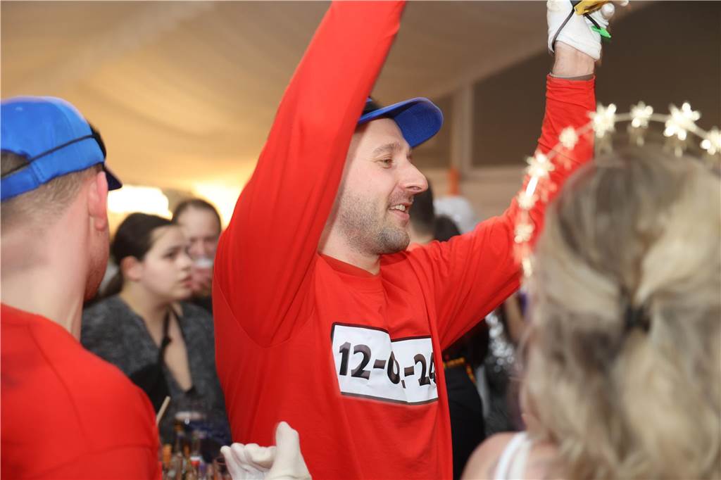 Karnevalssamstag in Olfen: Ganz viele Fotos von den Partys in der Stadt