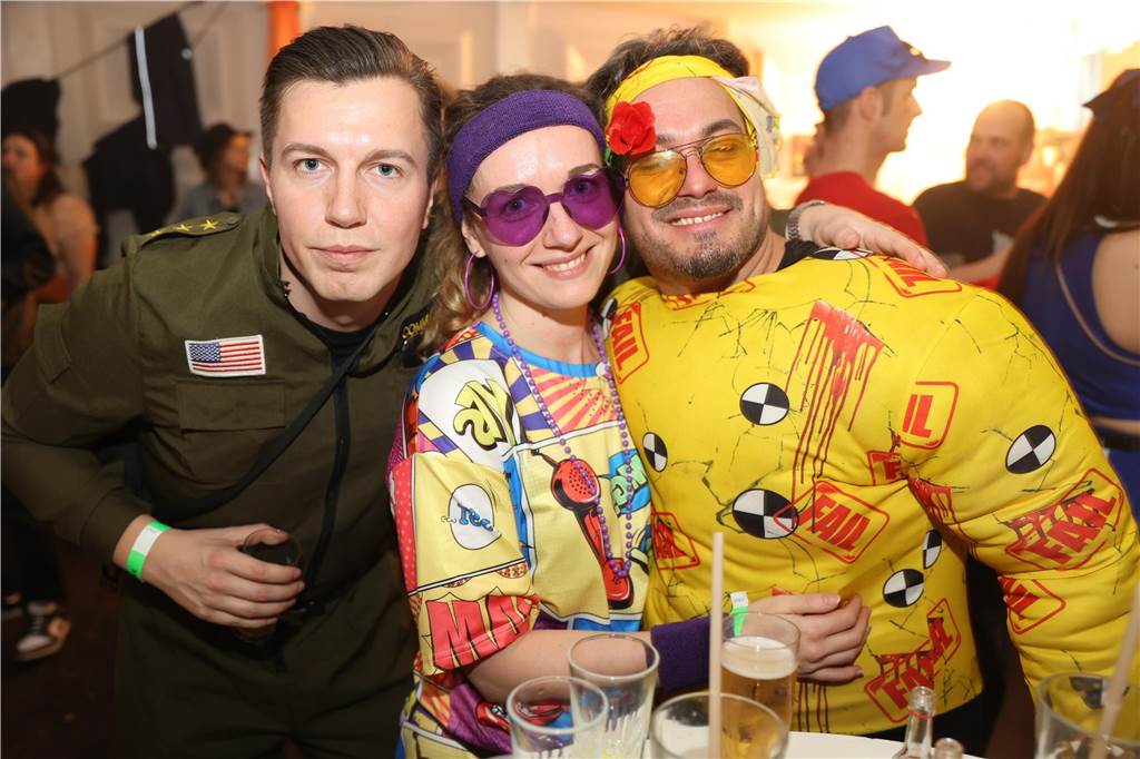 Karnevalssamstag in Olfen: Ganz viele Fotos von den Partys in der Stadt