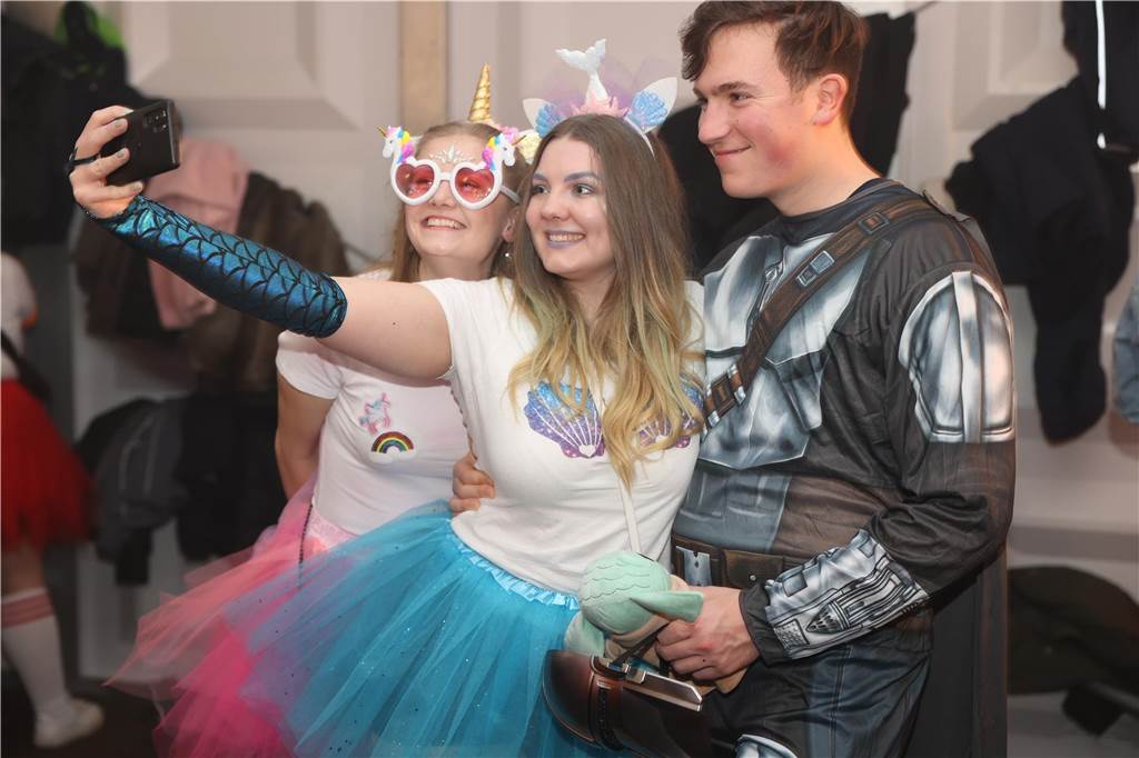 Karnevalssamstag in Olfen: Ganz viele Fotos von den Partys in der Stadt