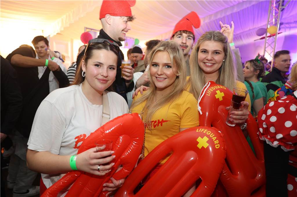 Karnevalssamstag in Olfen: Ganz viele Fotos von den Partys in der Stadt
