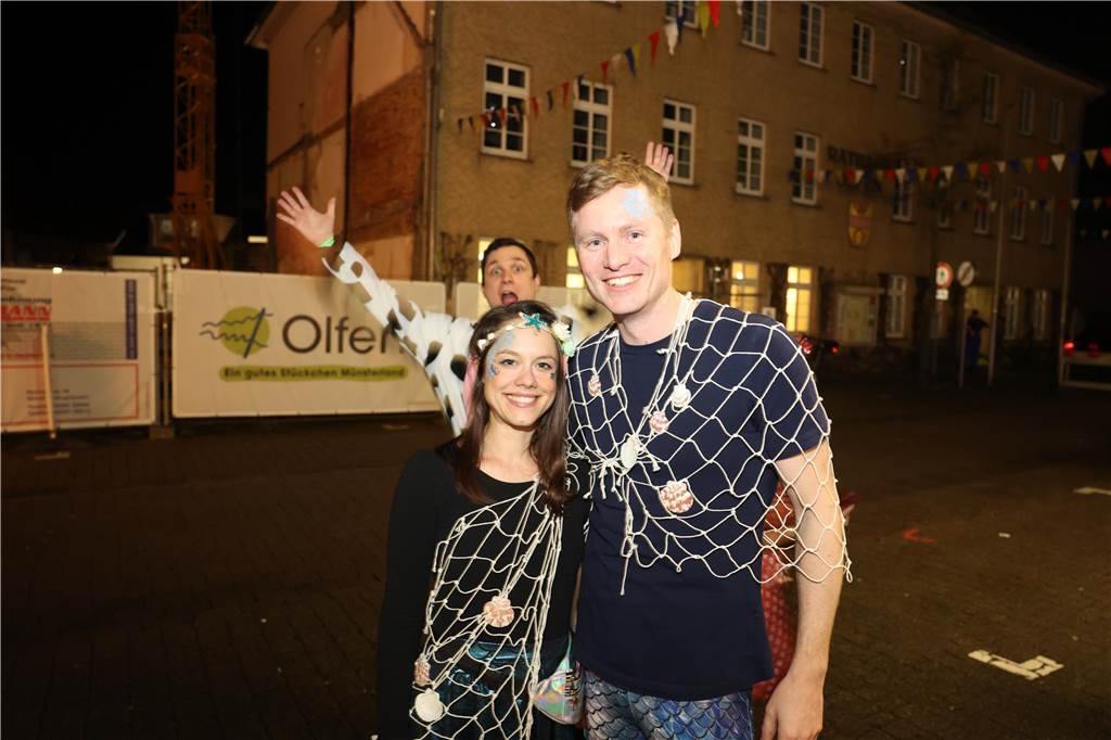 Karnevalssamstag in Olfen: Ganz viele Fotos von den Partys in der Stadt