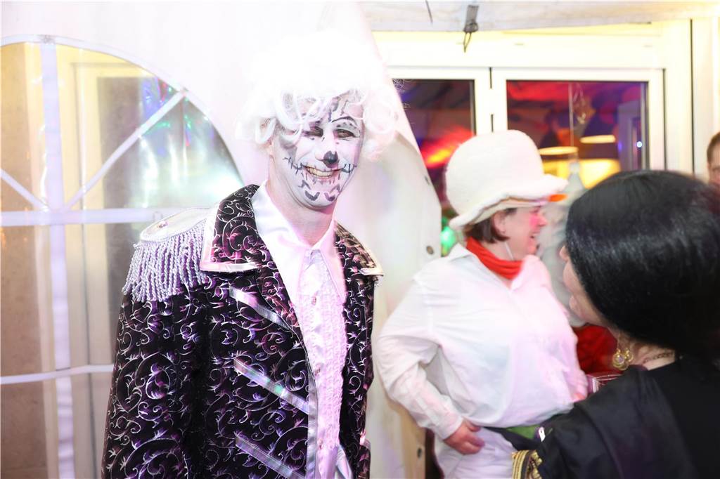 Karnevalssamstag in Olfen: Ganz viele Fotos von den Partys in der Stadt