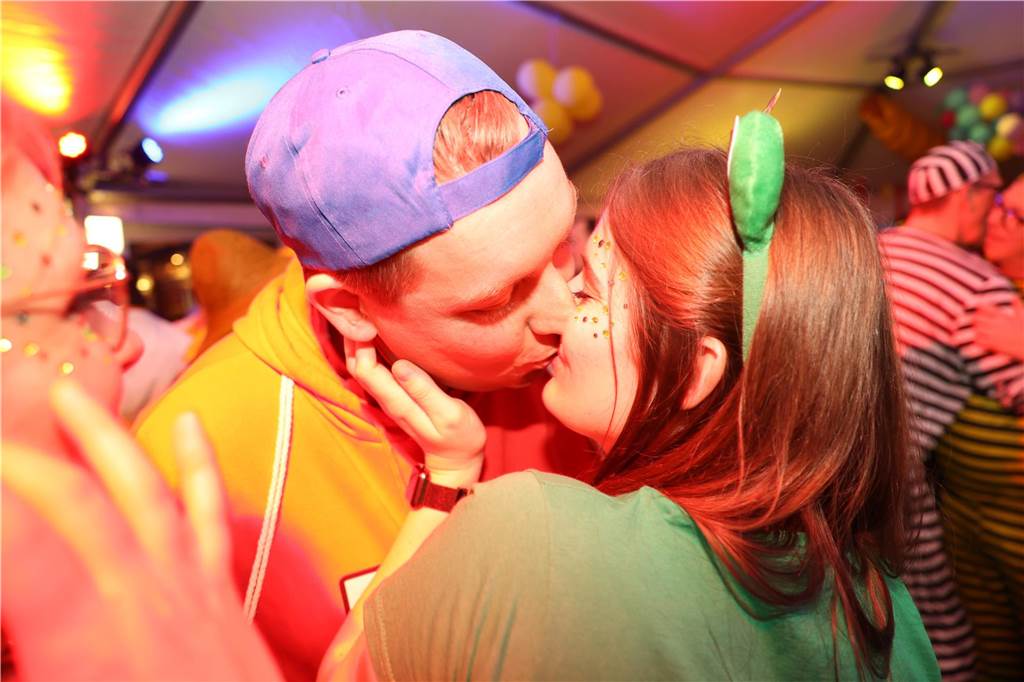 Karnevalssamstag in Olfen: Ganz viele Fotos von den Partys in der Stadt