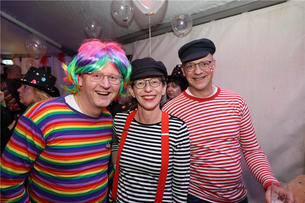 Karnevalssamstag in Olfen: Ganz viele Fotos von den Partys in der Stadt