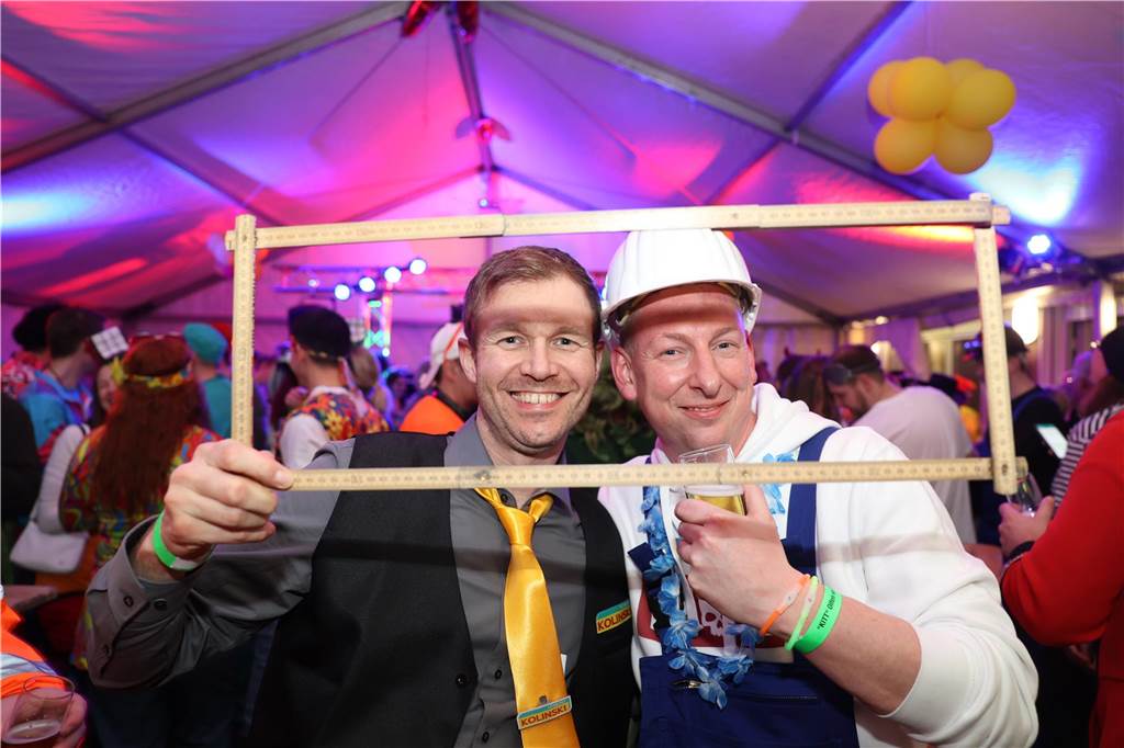Karnevalssamstag in Olfen: Ganz viele Fotos von den Partys in der Stadt