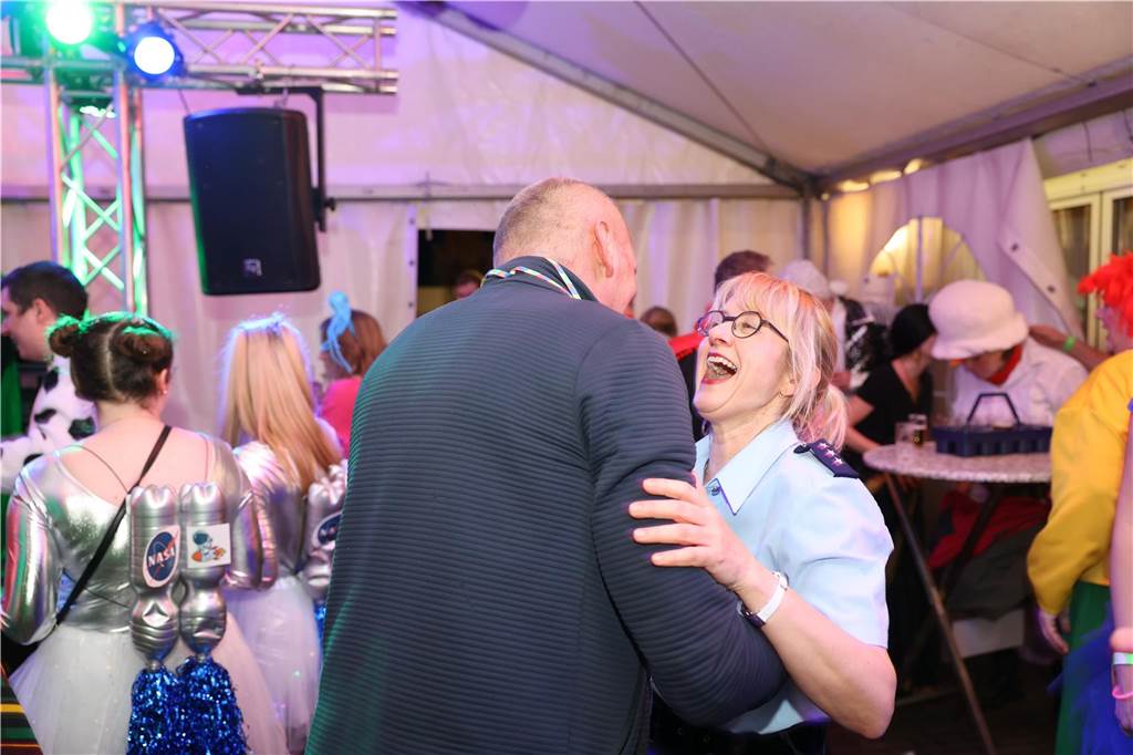 Karnevalssamstag in Olfen: Ganz viele Fotos von den Partys in der Stadt