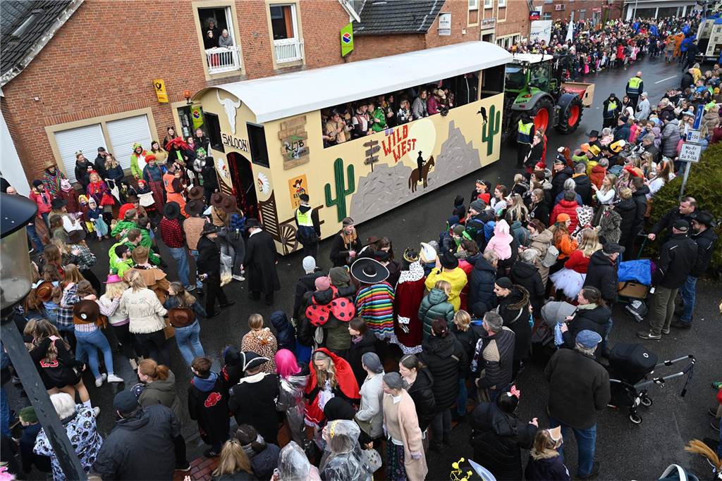Helau und Kamelle: Raesfelder Rosenmontagszug