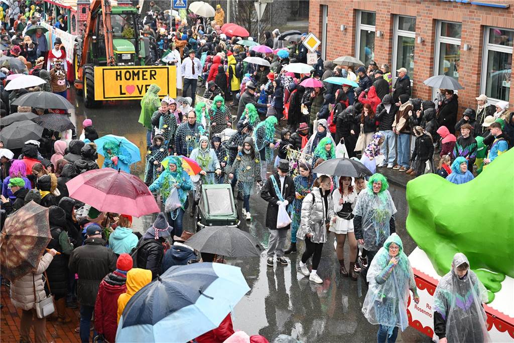 Helau und Kamelle: Raesfelder Rosenmontagszug