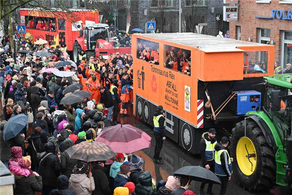 Helau und Kamelle: Raesfelder Rosenmontagszug