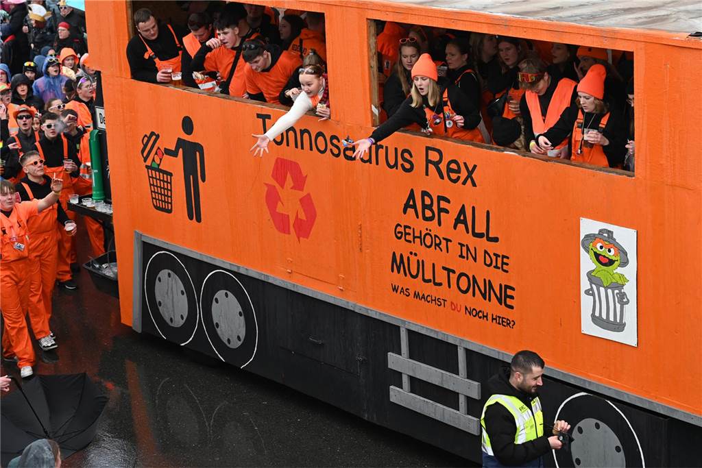 Helau und Kamelle: Raesfelder Rosenmontagszug