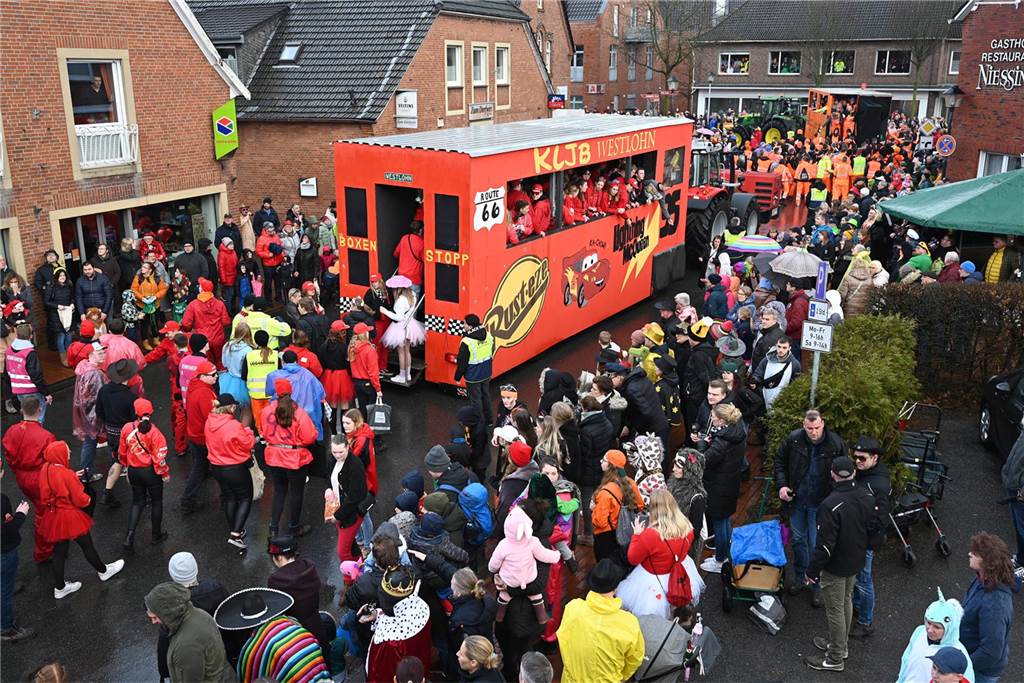 Helau und Kamelle: Raesfelder Rosenmontagszug