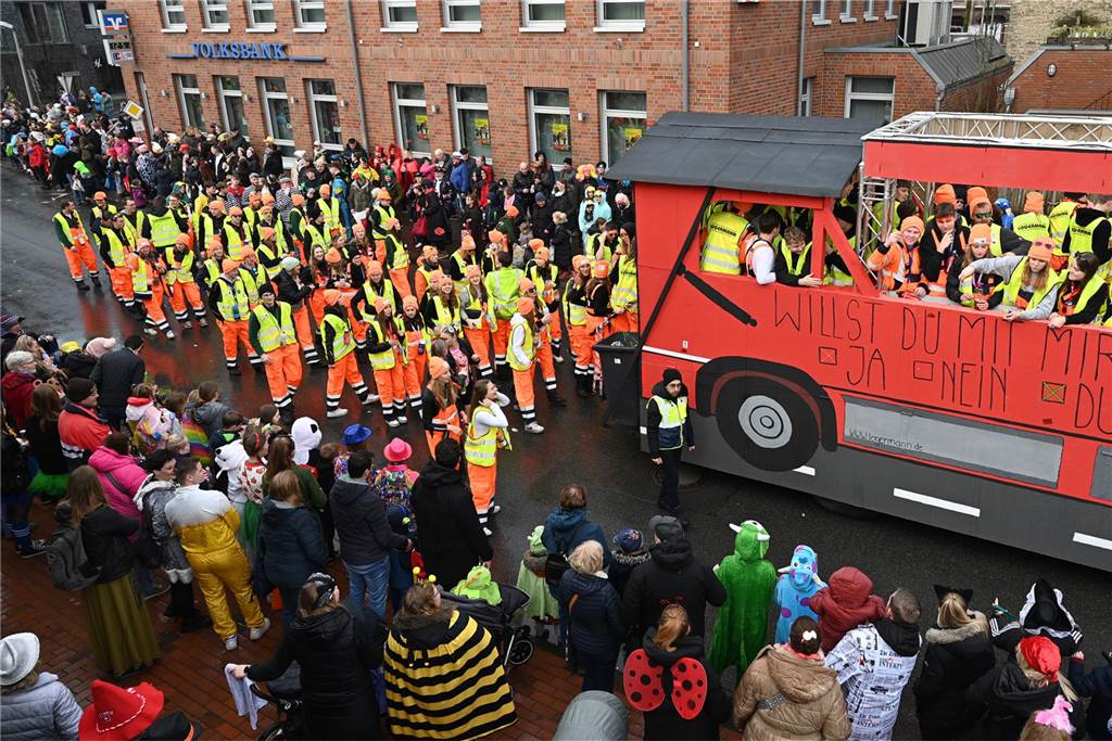 Helau und Kamelle: Raesfelder Rosenmontagszug