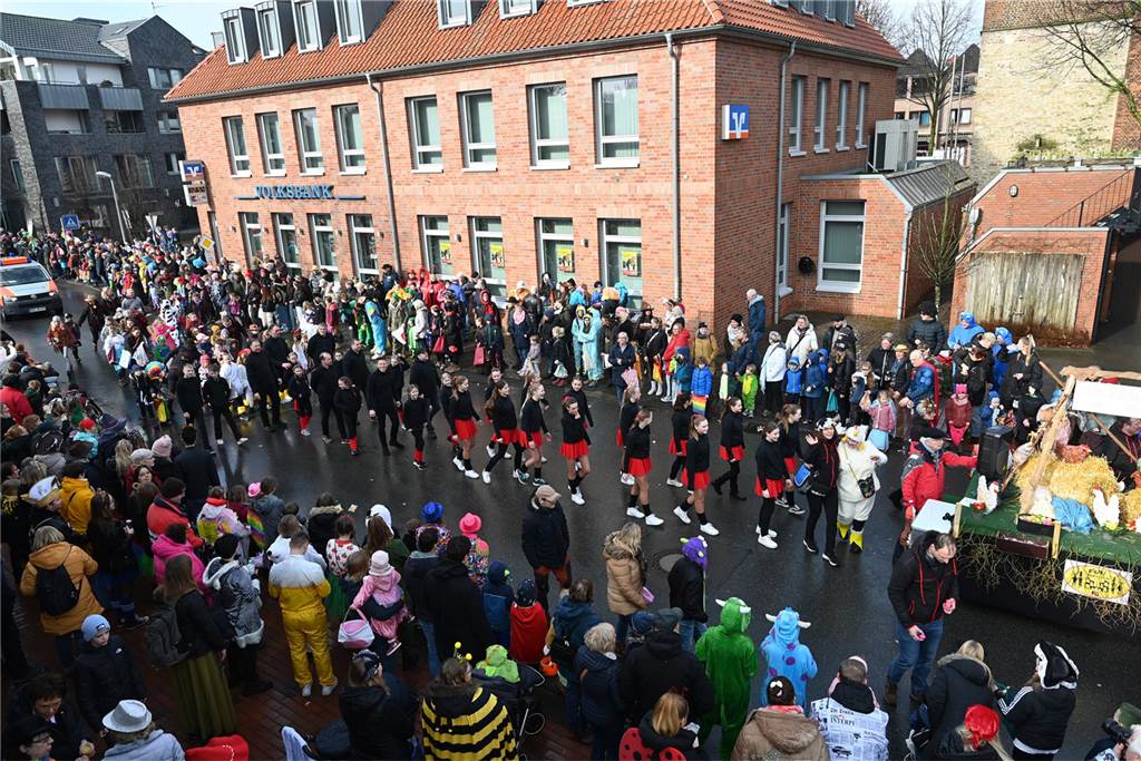 Helau und Kamelle: Raesfelder Rosenmontagszug
