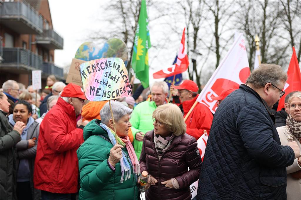 Die besten Bilder von der Kundgebung in Ascheberg: Plakate für Demokratie und Vielfalt