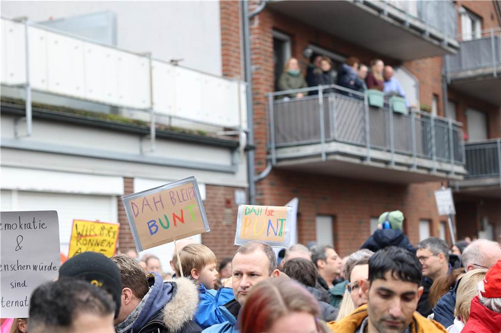 Die besten Bilder von der Kundgebung in Ascheberg: Plakate für Demokratie und Vielfalt