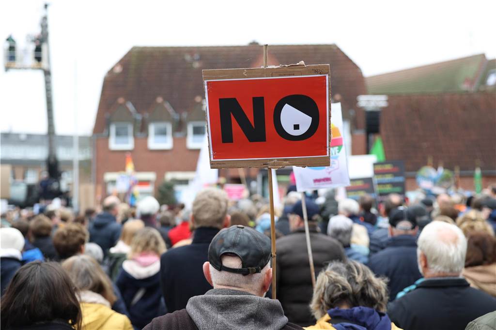 Die besten Bilder von der Kundgebung in Ascheberg: Plakate für Demokratie und Vielfalt