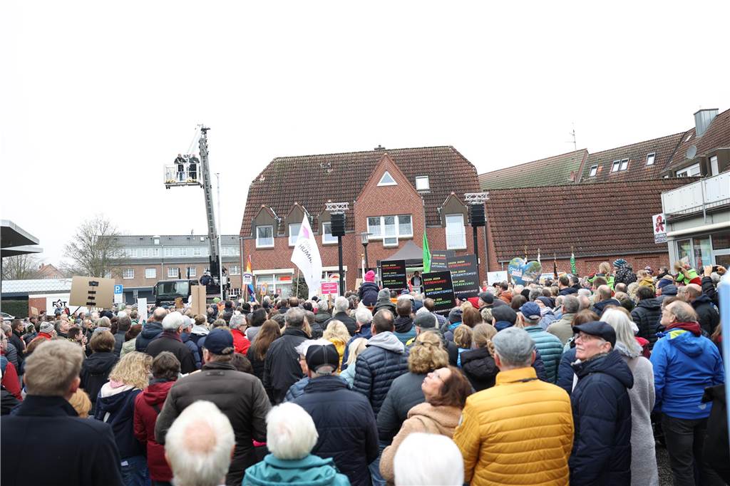 Die besten Bilder von der Kundgebung in Ascheberg: Plakate für Demokratie und Vielfalt